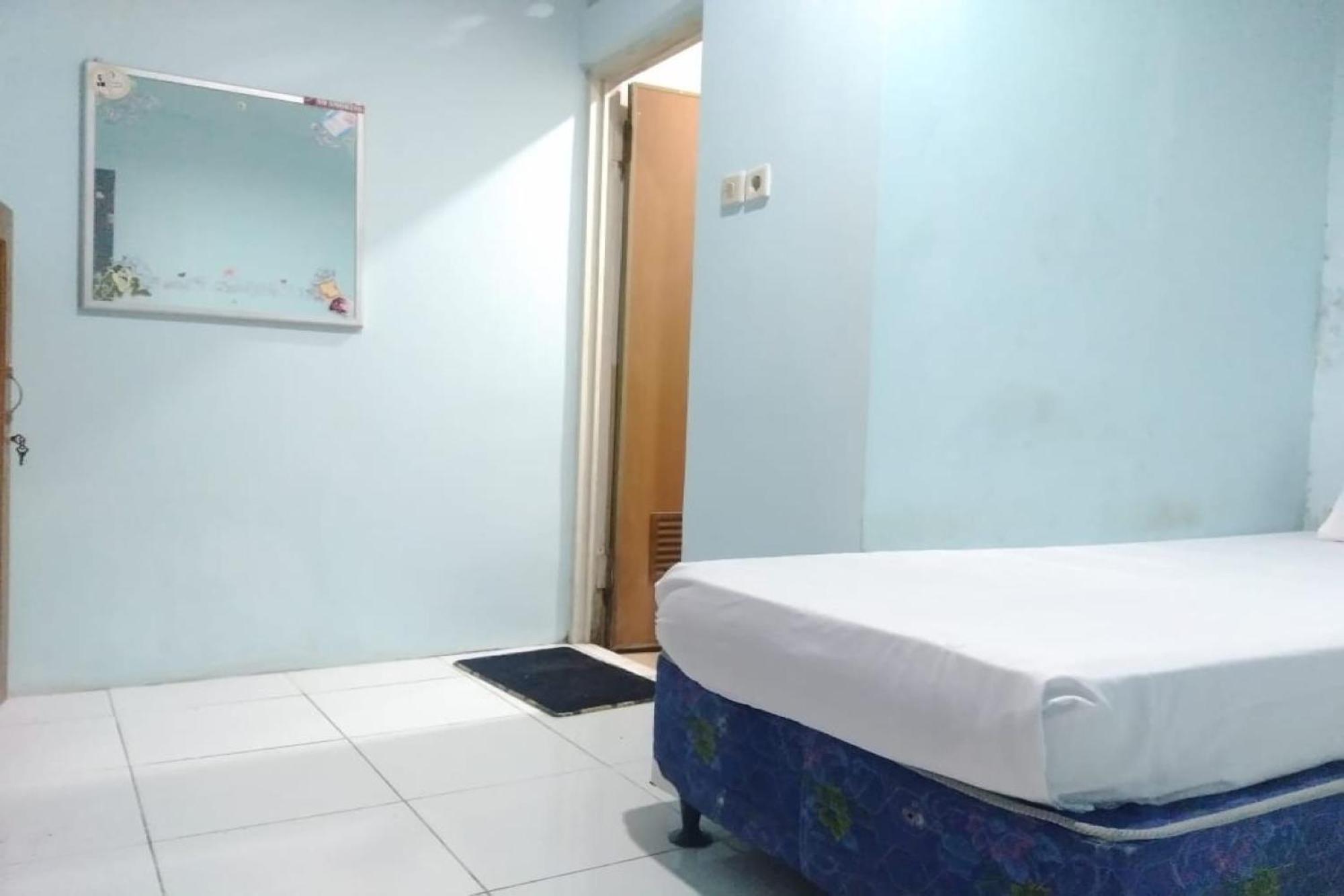 Oyo 90766 Gardenia Boarding House Hotel ปูร์โวเคอร์โต ภายนอก รูปภาพ